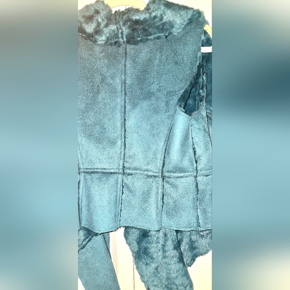 True Teal BLUE Faux Fur Vest - Picture 5 of 6